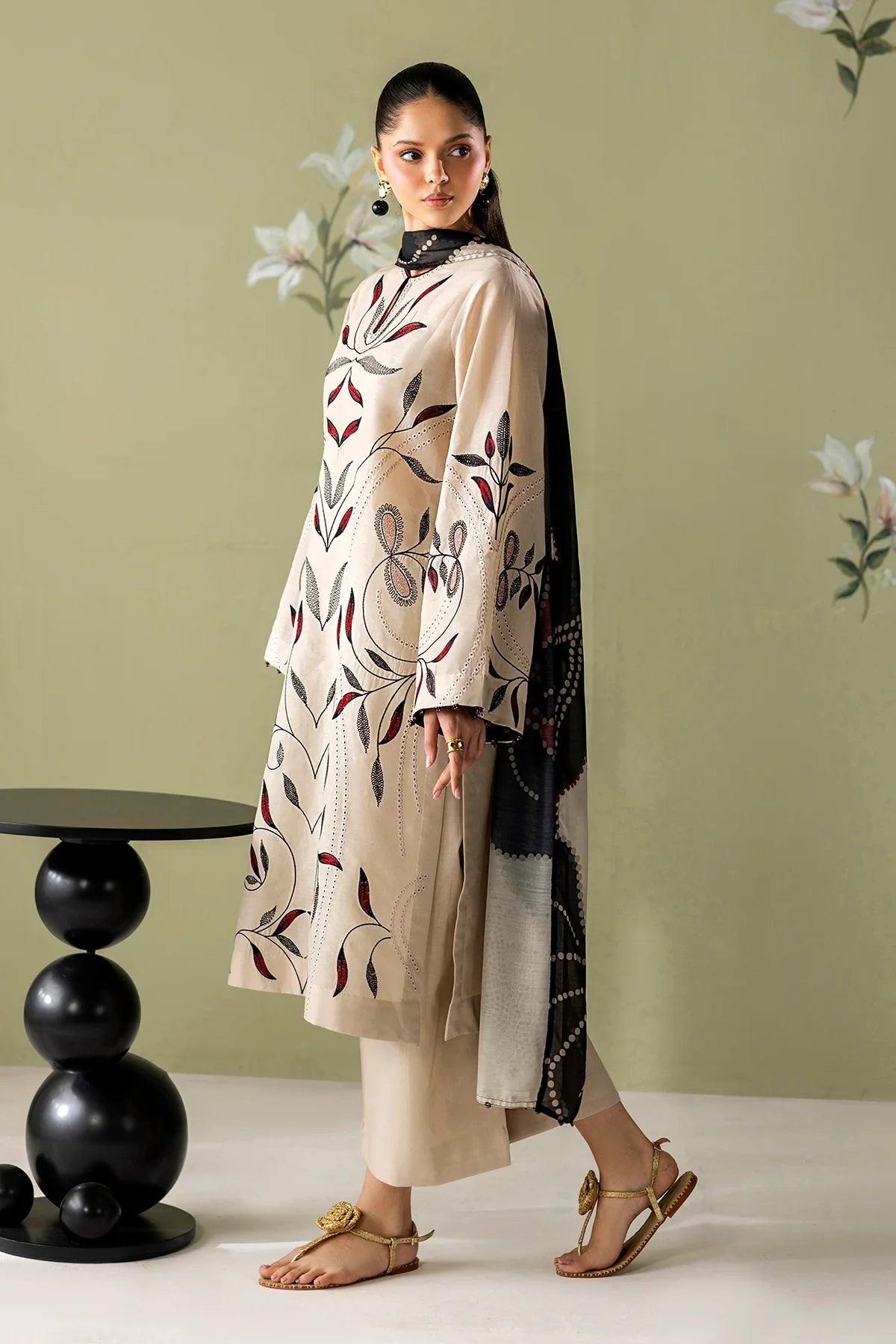 Baroque 3Pc Embroidered Lawn Suit UF-4418