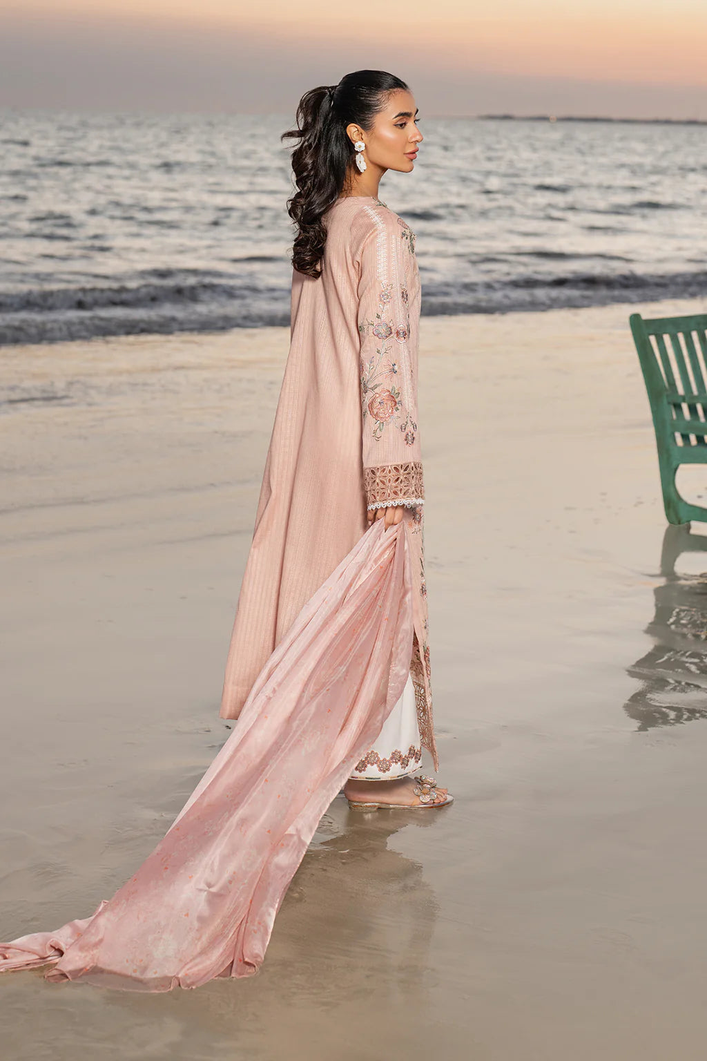 Iznik 3PC Embroidered Lawn Suit UE-382 gulbuy.com