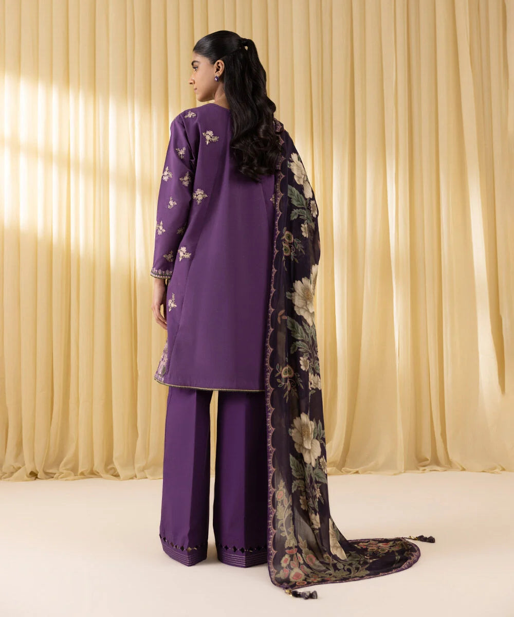 Sapphire 3Pc Embroidered Lawn Suit U3PESG25V330 gulbuy.com