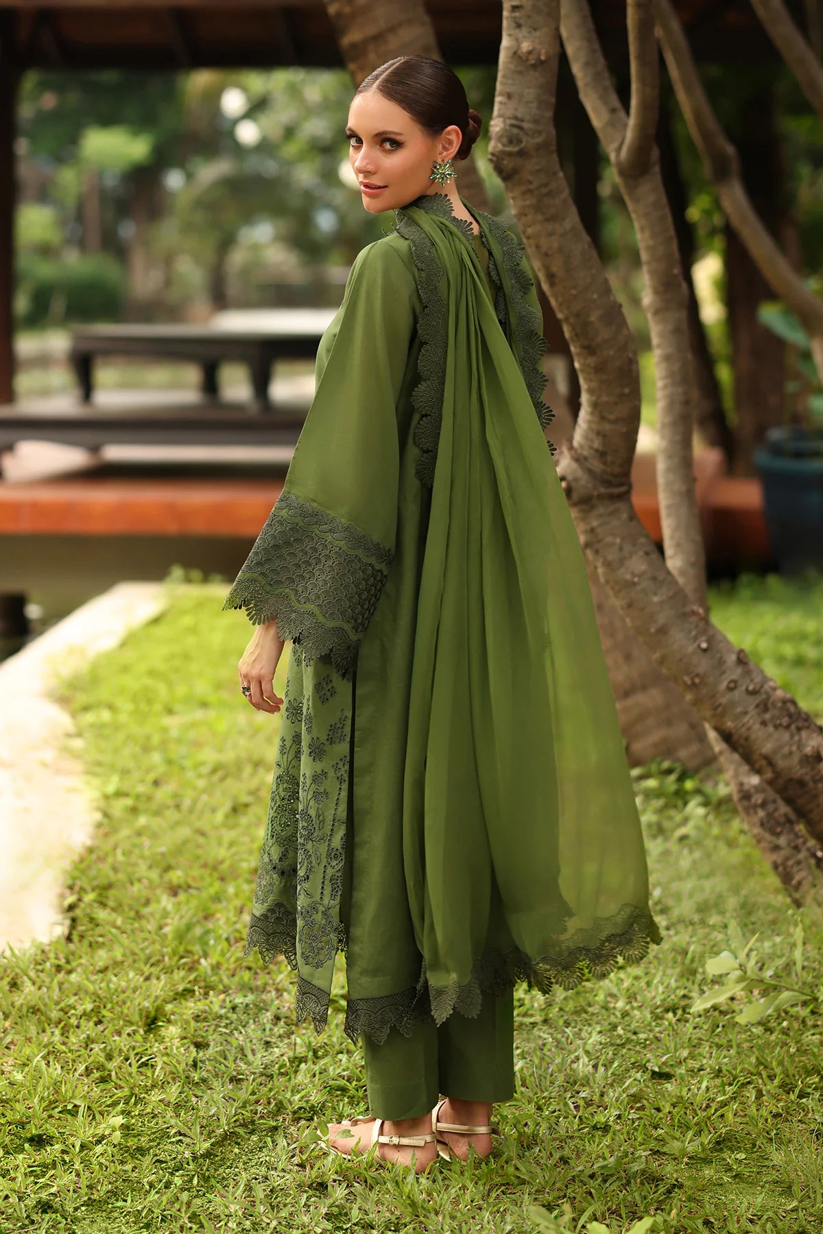 Baroque 3Pc Embroidered Lawn Suit UF-4258
