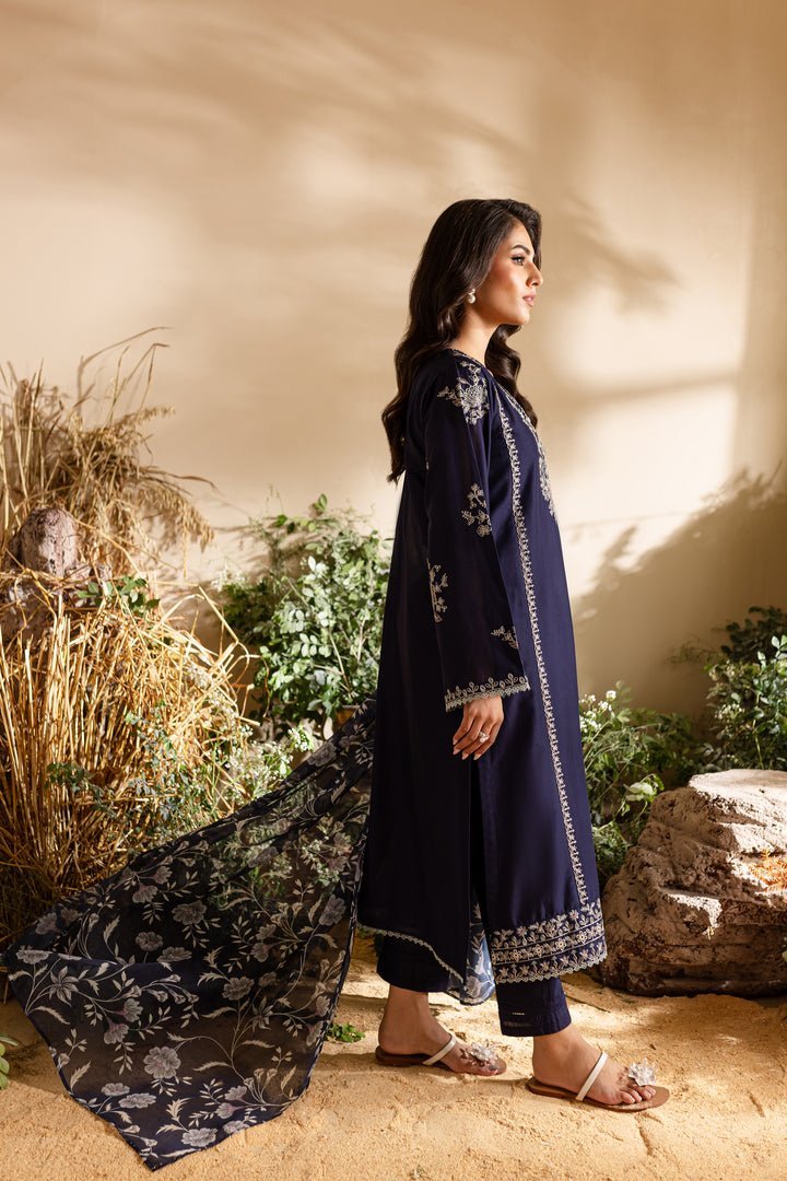 Batik 3Pc Embroidered Lawn Suit (Gloomy-3Pc)