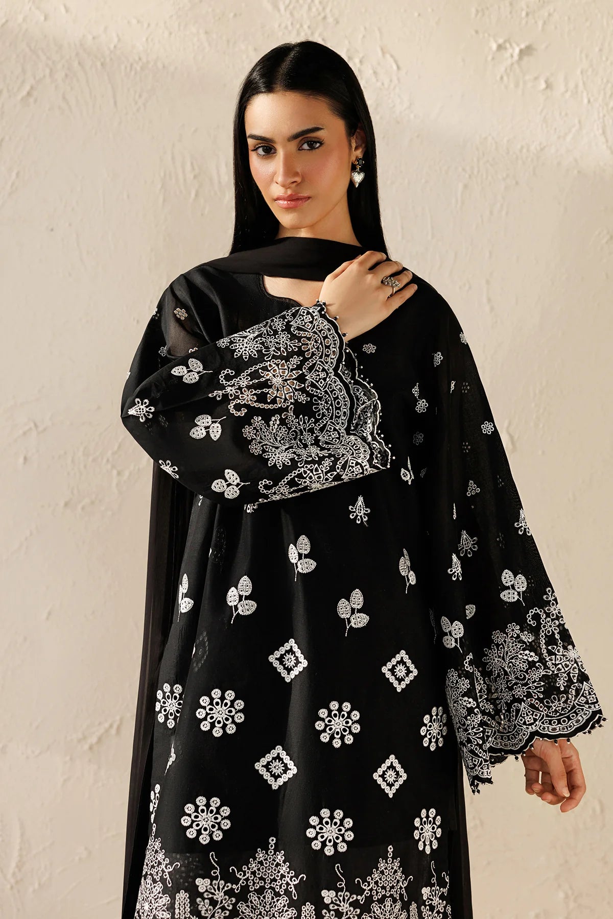 Baroque 3Pc Embroidered Lawn Suit UF-4522