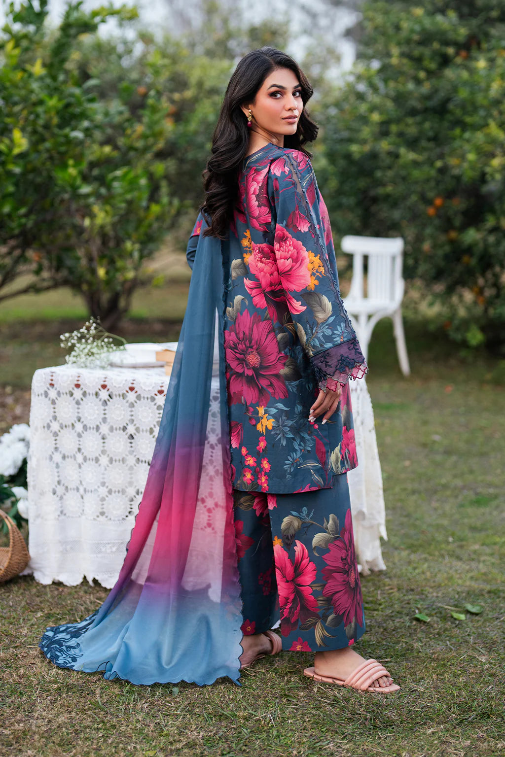 Iznik 3PC Embroidered Lawn Suit UE-401 gulbuy.com