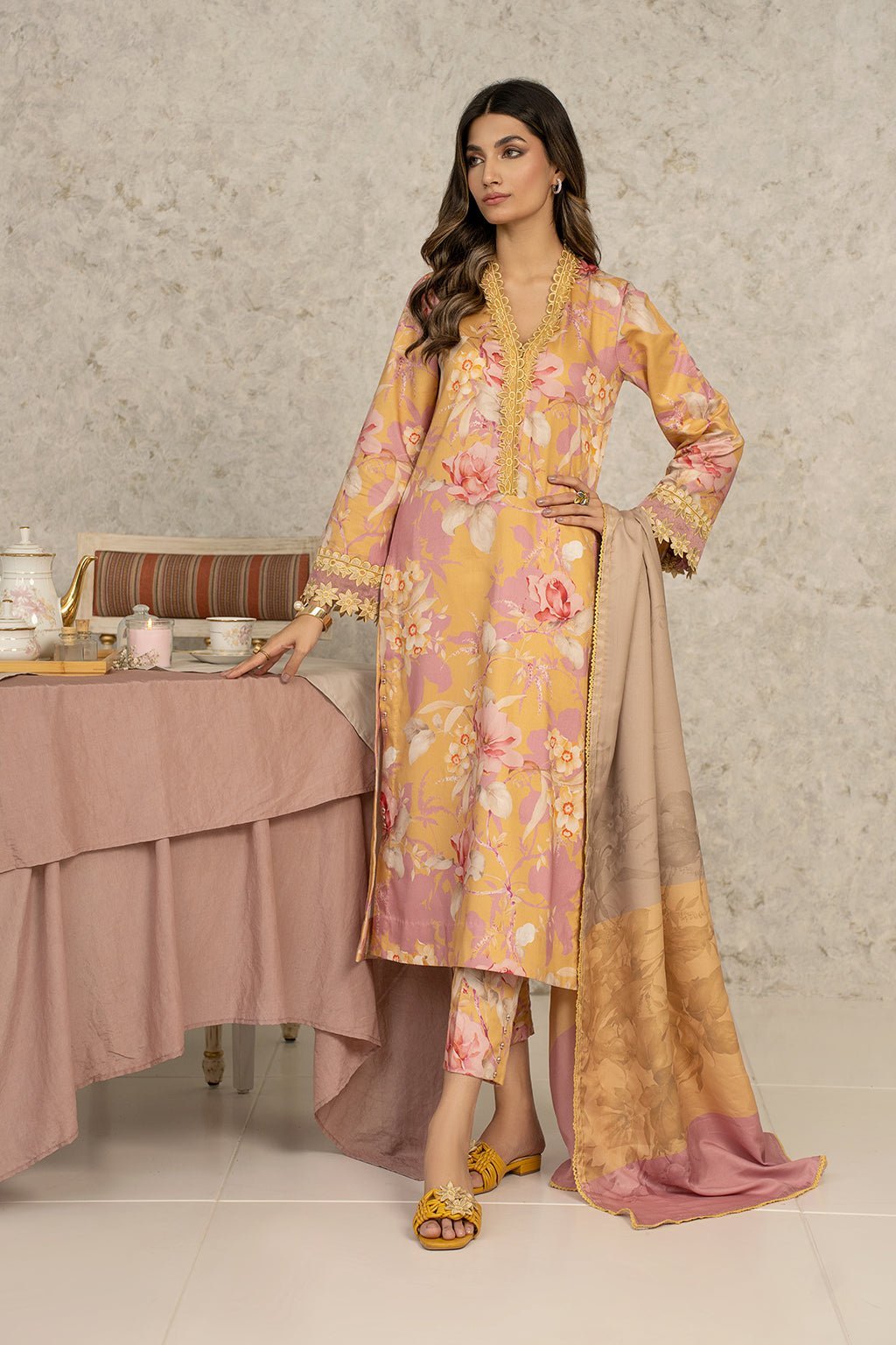 3 PIECE IZNIK EMBROIDERED VISCOSE SUIT (UE-178-SONNET)