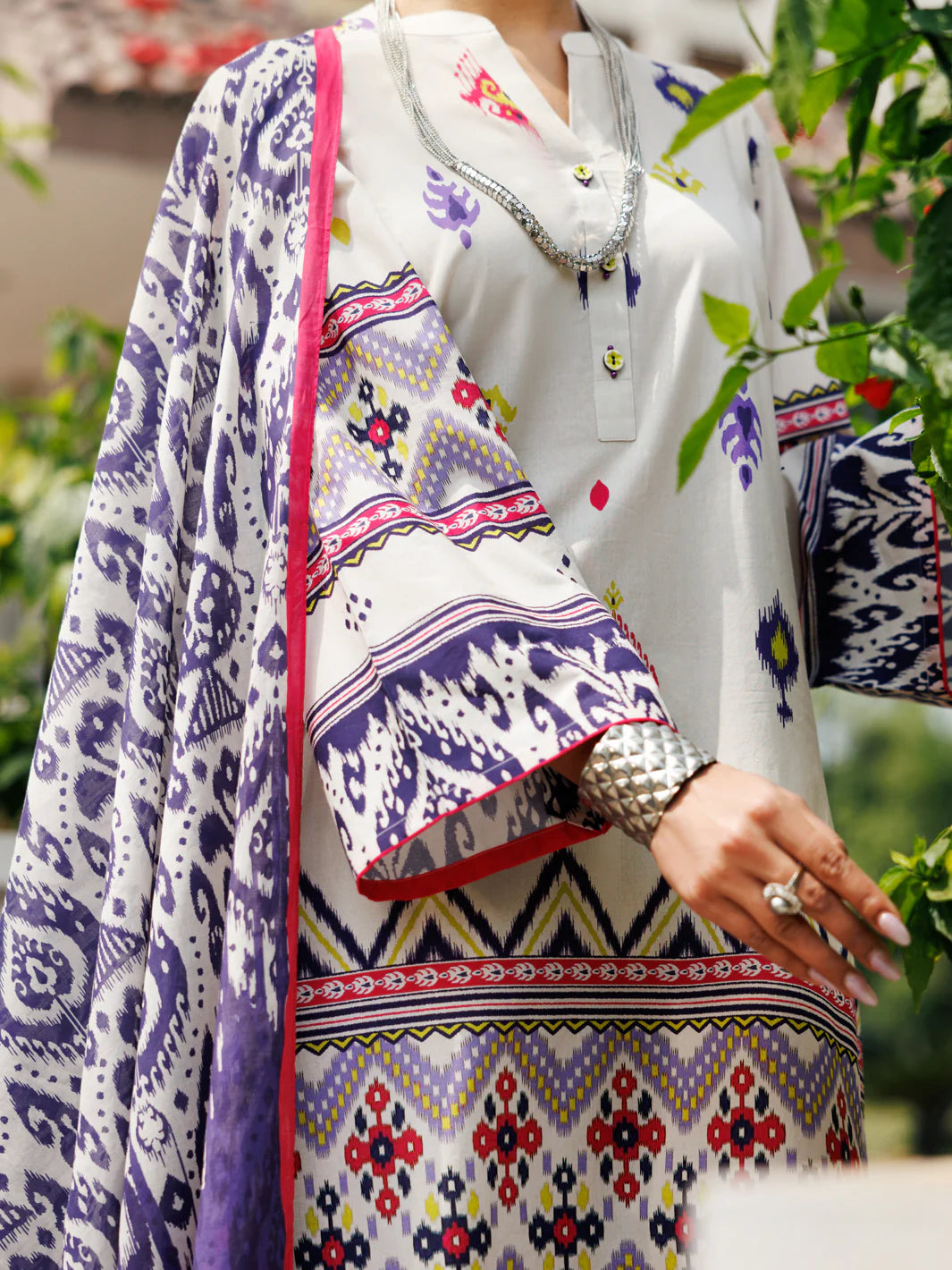 Almirah 3Pc Printed Lawn Suit ALP-3PS-2115 gulbuy.com