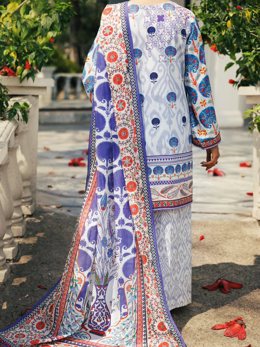 Almirah 3Pc Printed Lawn Suit ALP-3PS-2116 gulbuy.com