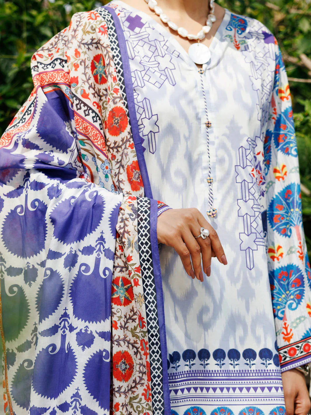 Almirah 3Pc Printed Lawn Suit ALP-3PS-2116 gulbuy.com