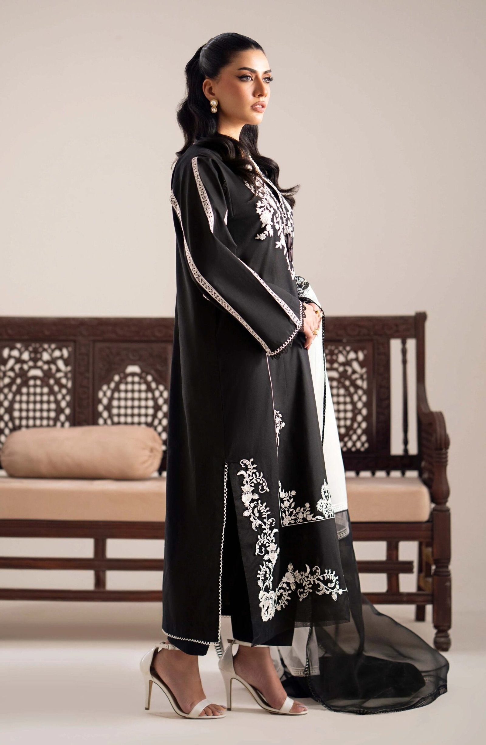 MARYUM &amp; MARIA 3PC EMBROIDERED LAWN SUIT (MS-24234) gulbuy.com