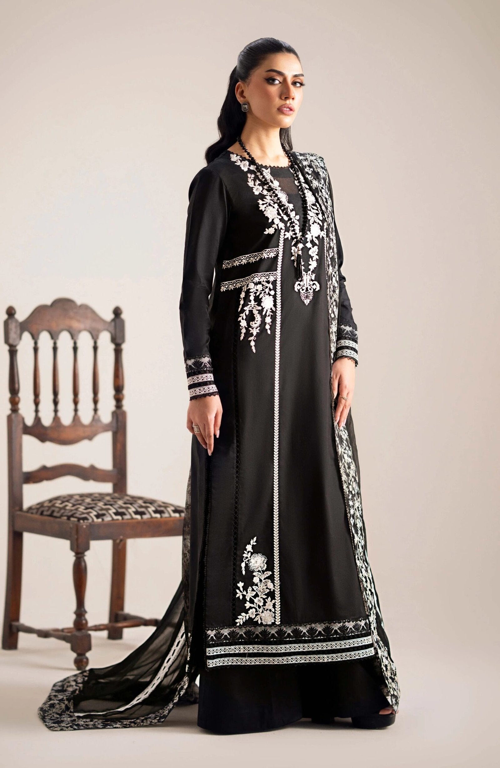 MARYUM &amp; MARIA 3PC EMBROIDERED LAWN SUIT (MS-24231) gulbuy.com