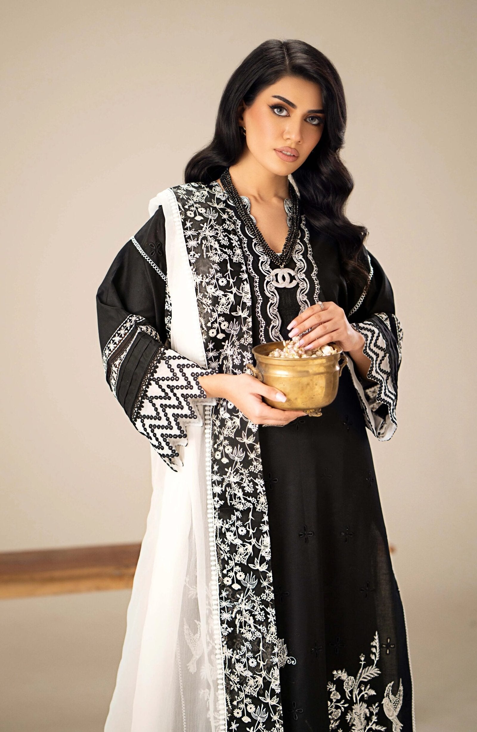 MARYUM &amp; MARIA 3PC EMBROIDERED LAWN SUIT (MS-24237) gulbuy.com