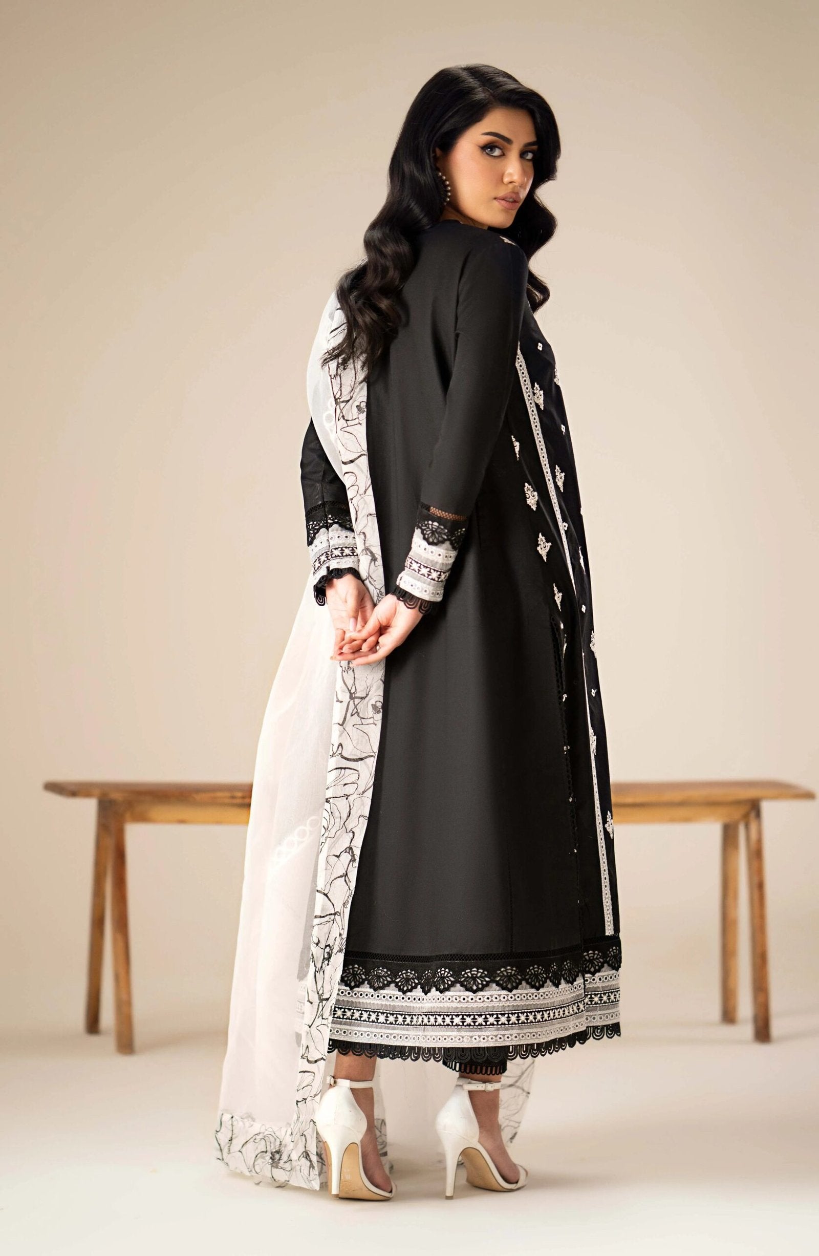 MARYUM &amp; MARIA 3PC EMBROIDERED LAWN SUIT (MS-24232) gulbuy.com