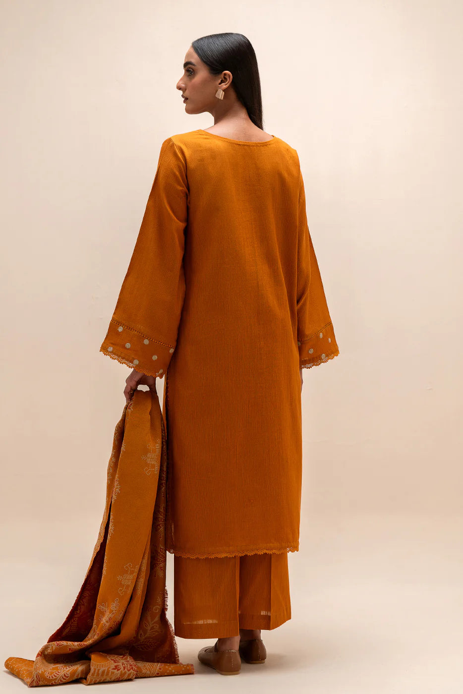BEECHTREE 3PC EMBROIDERED KHADDAR SUIT-MEDALLION LACE-BT22401UN004078 gulbuy.com