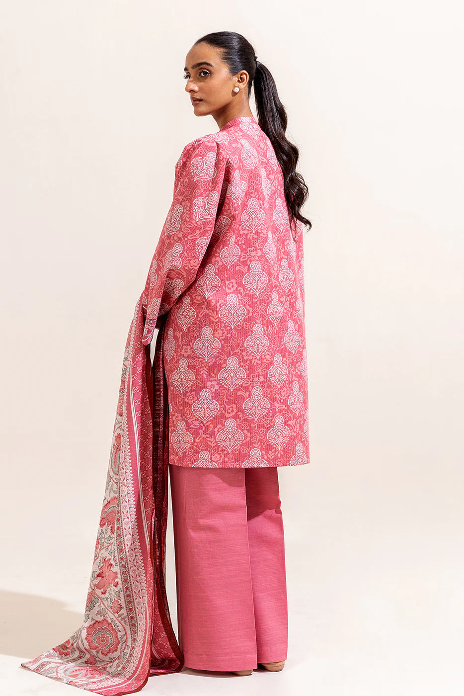 BEECHTREE 3PC EMBROIDERED KHADDAR SUIT-FUSCHIA GRID-BT22402UN004139 gulbuy.com