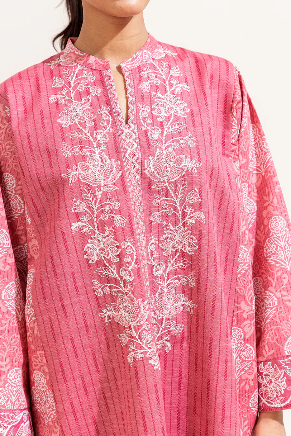BEECHTREE 3PC EMBROIDERED KHADDAR SUIT-FUSCHIA GRID-BT22402UN004139 gulbuy.com