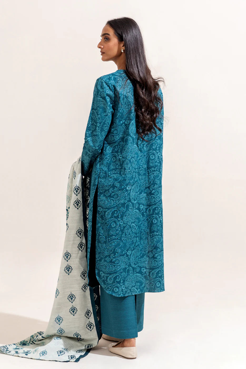 BEECHTREE 3PC EMBROIDERED KHADDAR SUIT-TEAL GLAM-BT22402UN004140 gulbuy.com