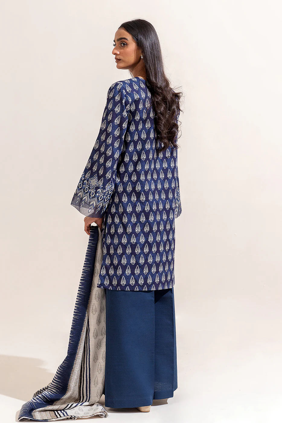BEECHTREE 3PC EMBROIDERED KHADDAR SUIT-IKAT BLUE-BT22402UN004144 gulbuy.com