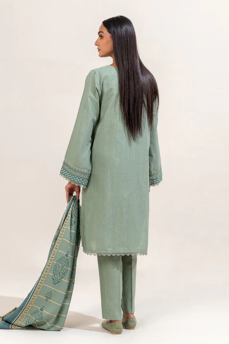 BEECHTREE 3PC EMBROIDERED KHADDAR SUIT-SAGE HINT-BT22402UN004160 gulbuy.com