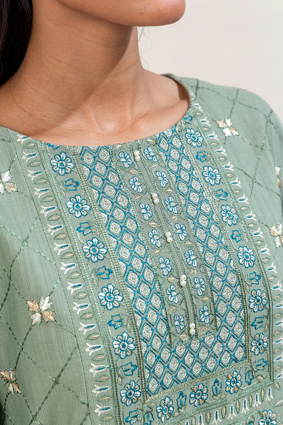 BEECHTREE 3PC EMBROIDERED KHADDAR SUIT-SAGE HINT-BT22402UN004160 gulbuy.com