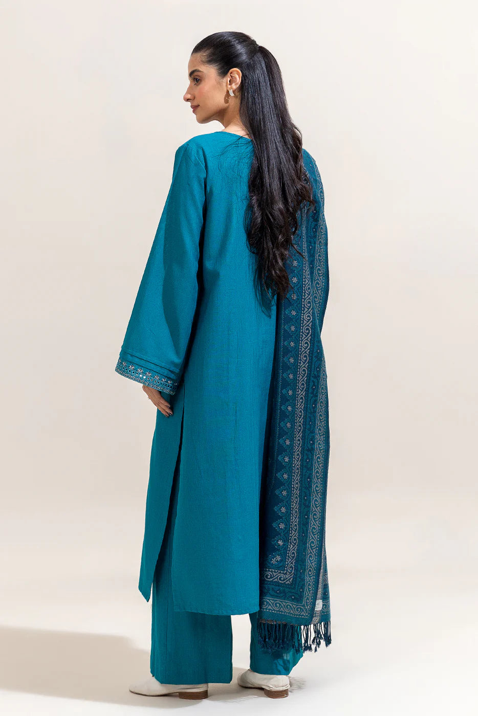 BEECHTREE 3PC EMBROIDERED KHADDAR SUIT-CERULEAN CHARM-BT22402UN004167 gulbuy.com