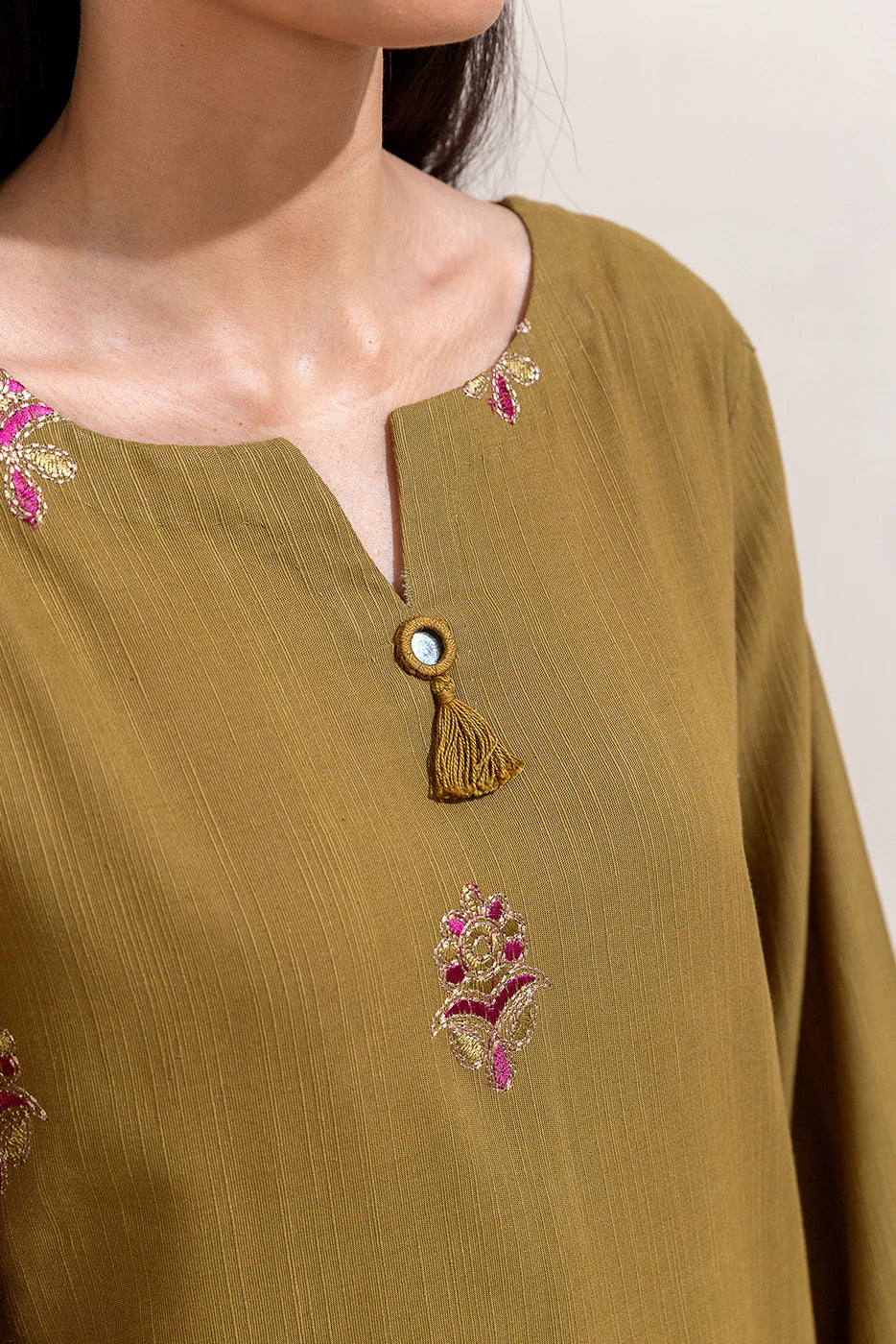 BEECHTREE 3PC EMBROIDERED KHADDAR SUIT-MOSS FERN-BT22402UN004173 gulbuy.com
