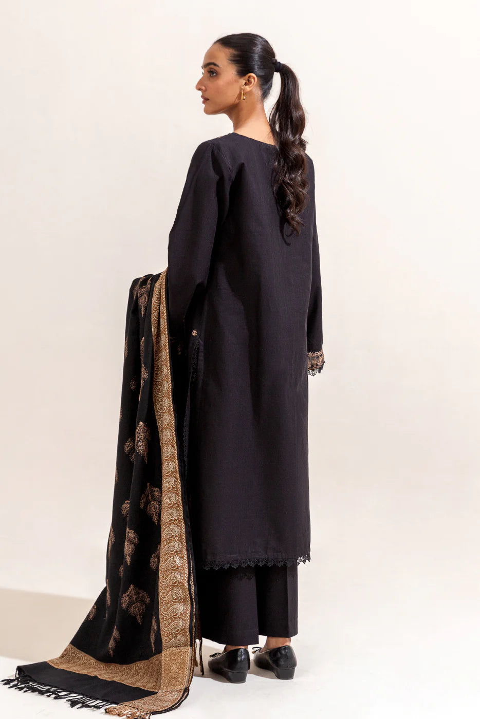 BEECHTREE 3PC EMBROIDERED KHADDAR SUIT-RAVEN GOLD-BT22402UN004176 gulbuy.com