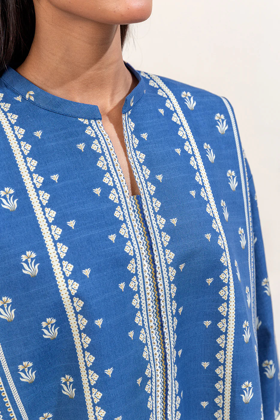 BEECHTREE 3PC PRINTED KHADDAR SUIT-AZURE VERVE-BT22403UN004197 gulbuy.com