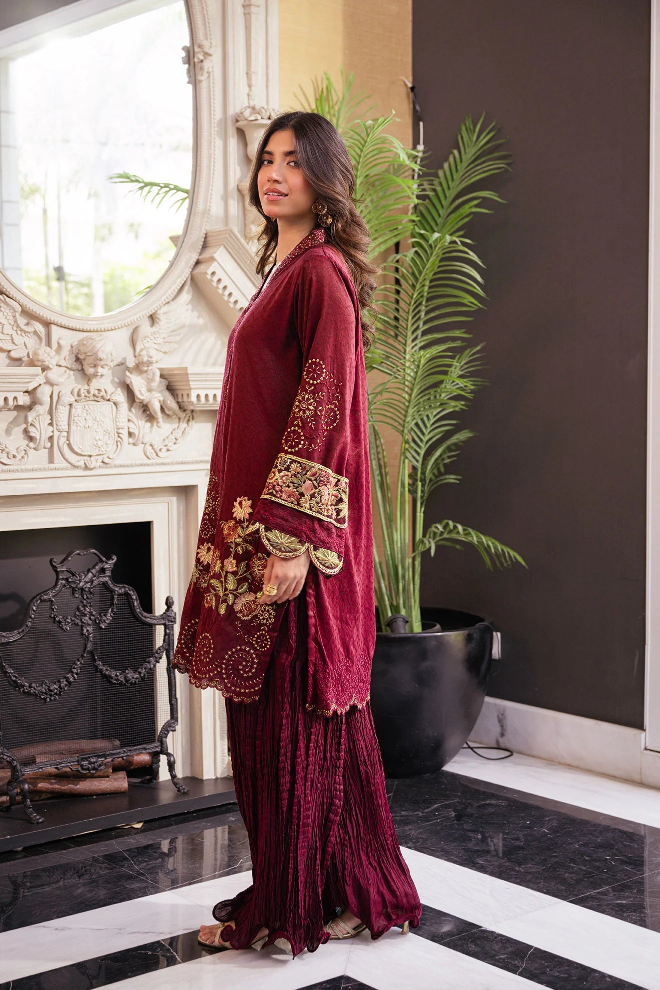 Dhanak 2PC Embroidery Jacquard Suit SS24DA-2431 MAROON gulbuy.com