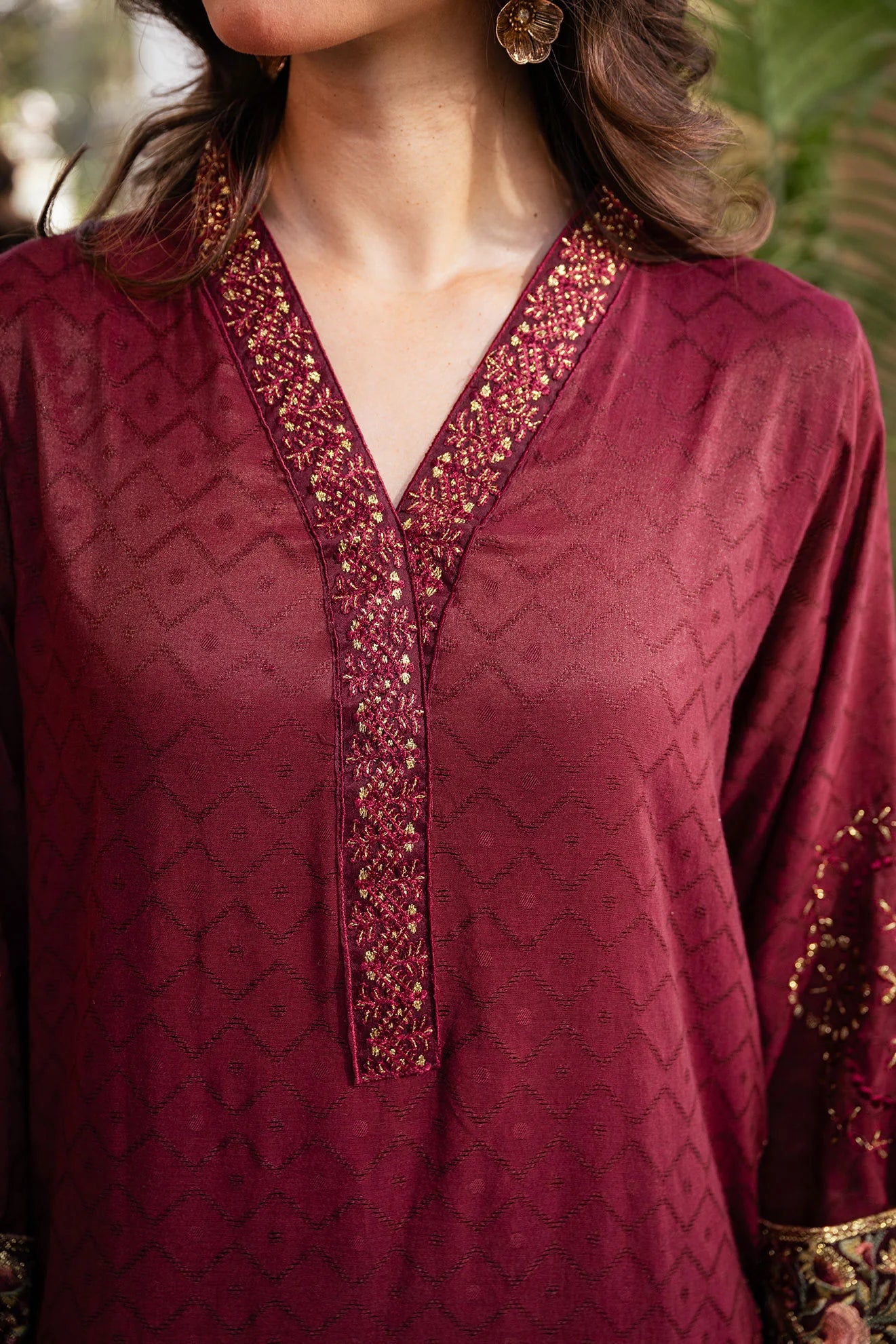 Dhanak 2PC Embroidery Jacquard Suit SS24DA-2431 MAROON gulbuy.com