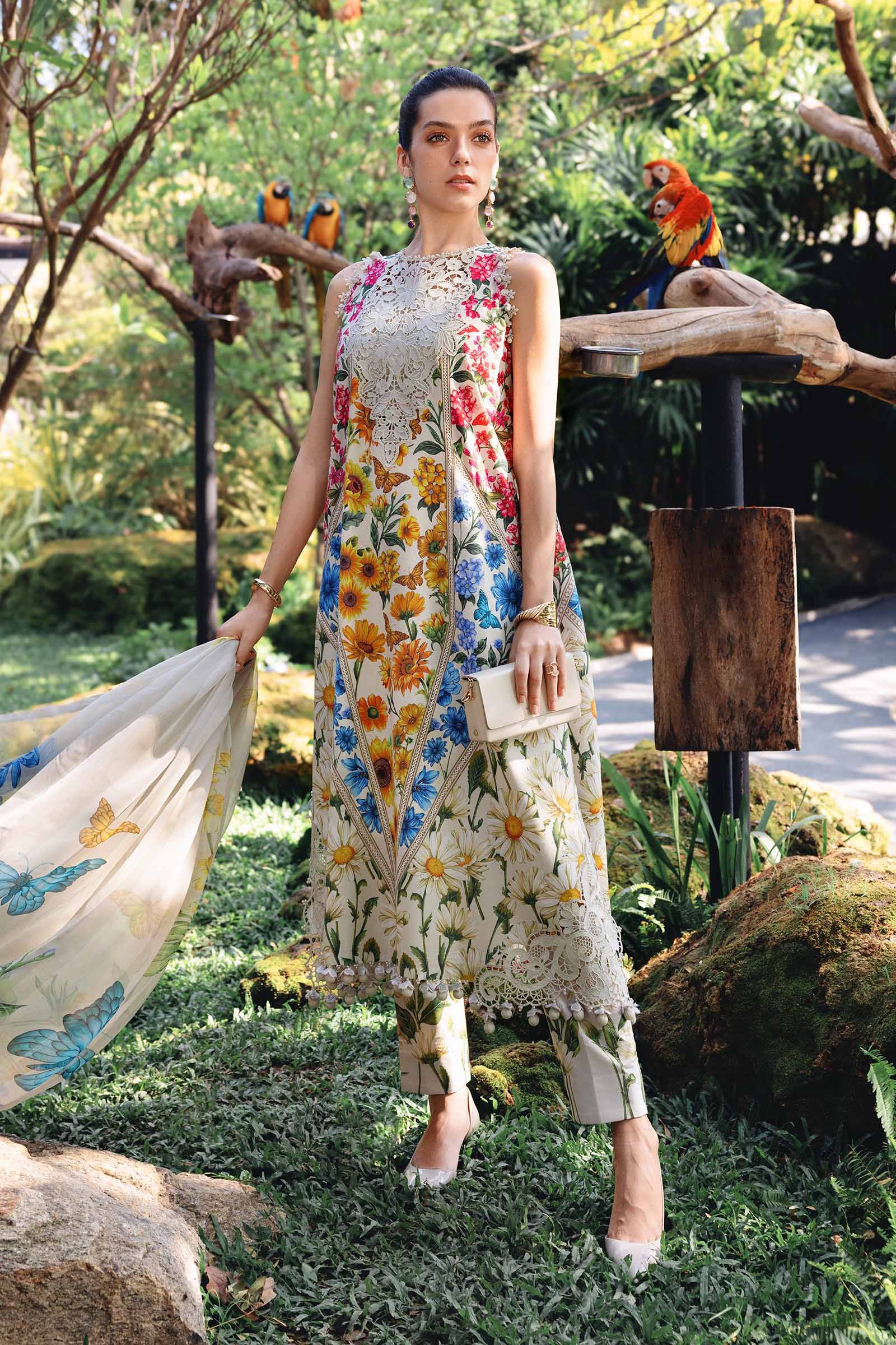 Maria B 3Pc Embroidered Lawn Suit MPT-2910-A