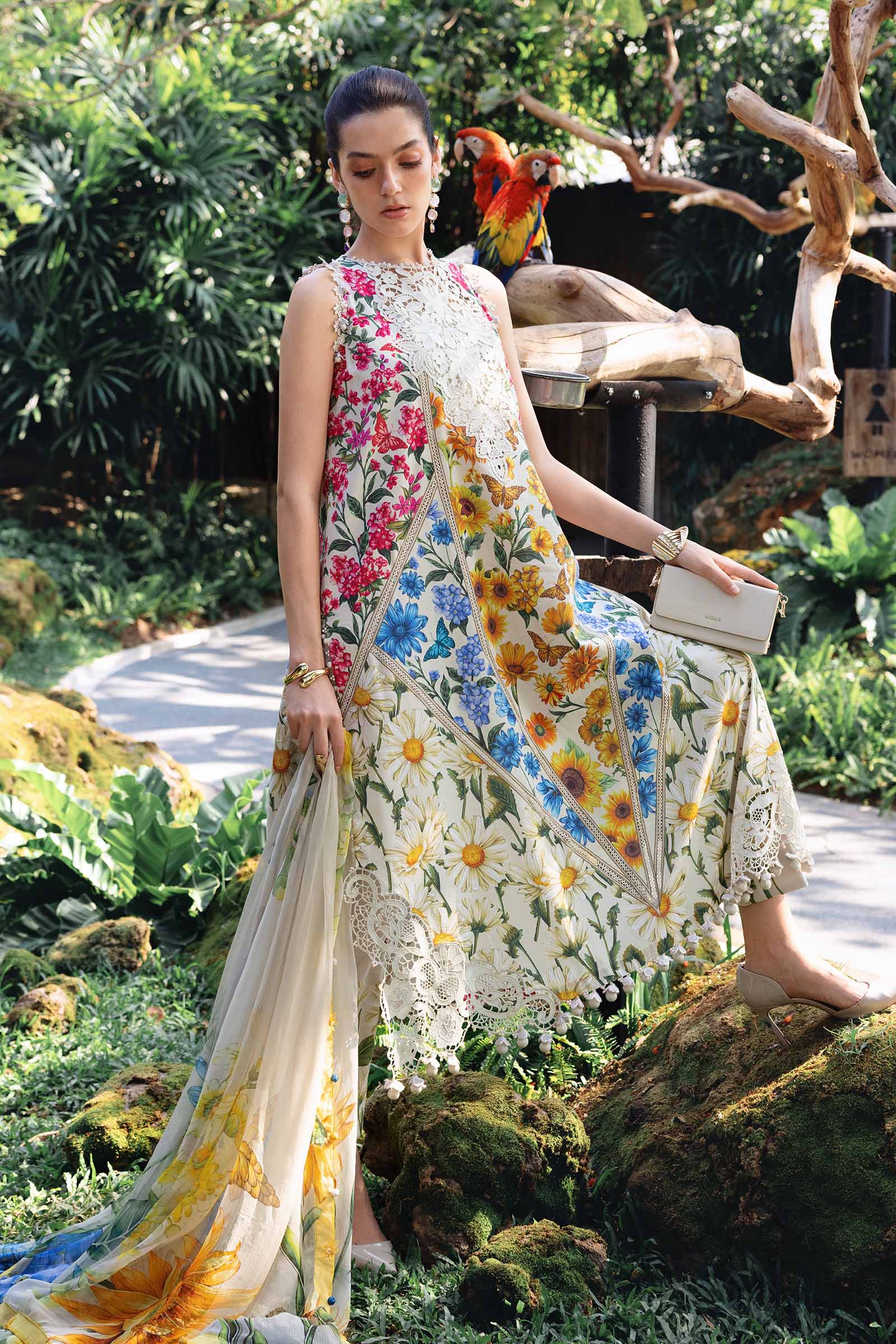 Maria B 3Pc Embroidered Lawn Suit MPT-2910-A