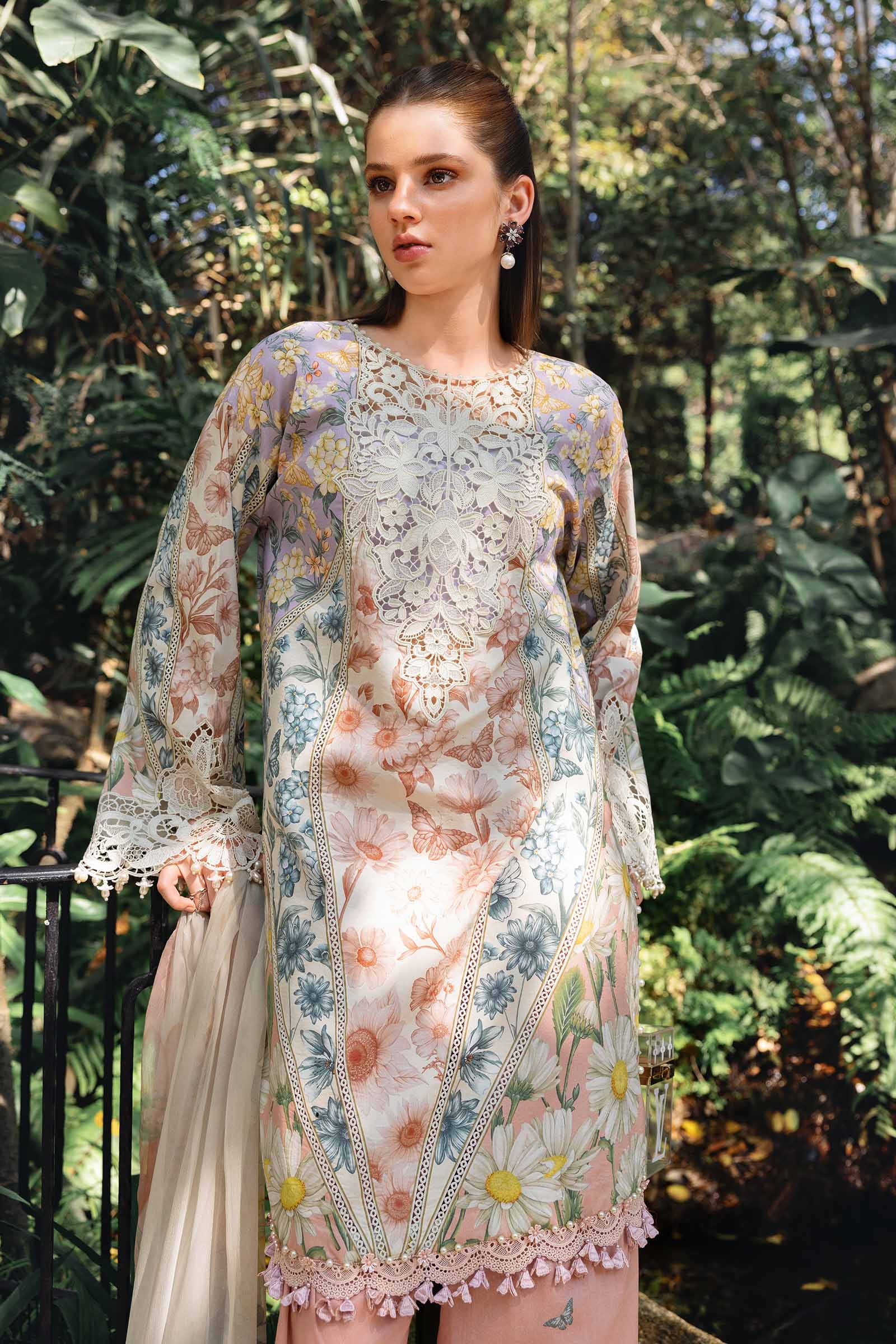 Maria B 3Pc Embroidered Lawn Suit MPT-2910-B