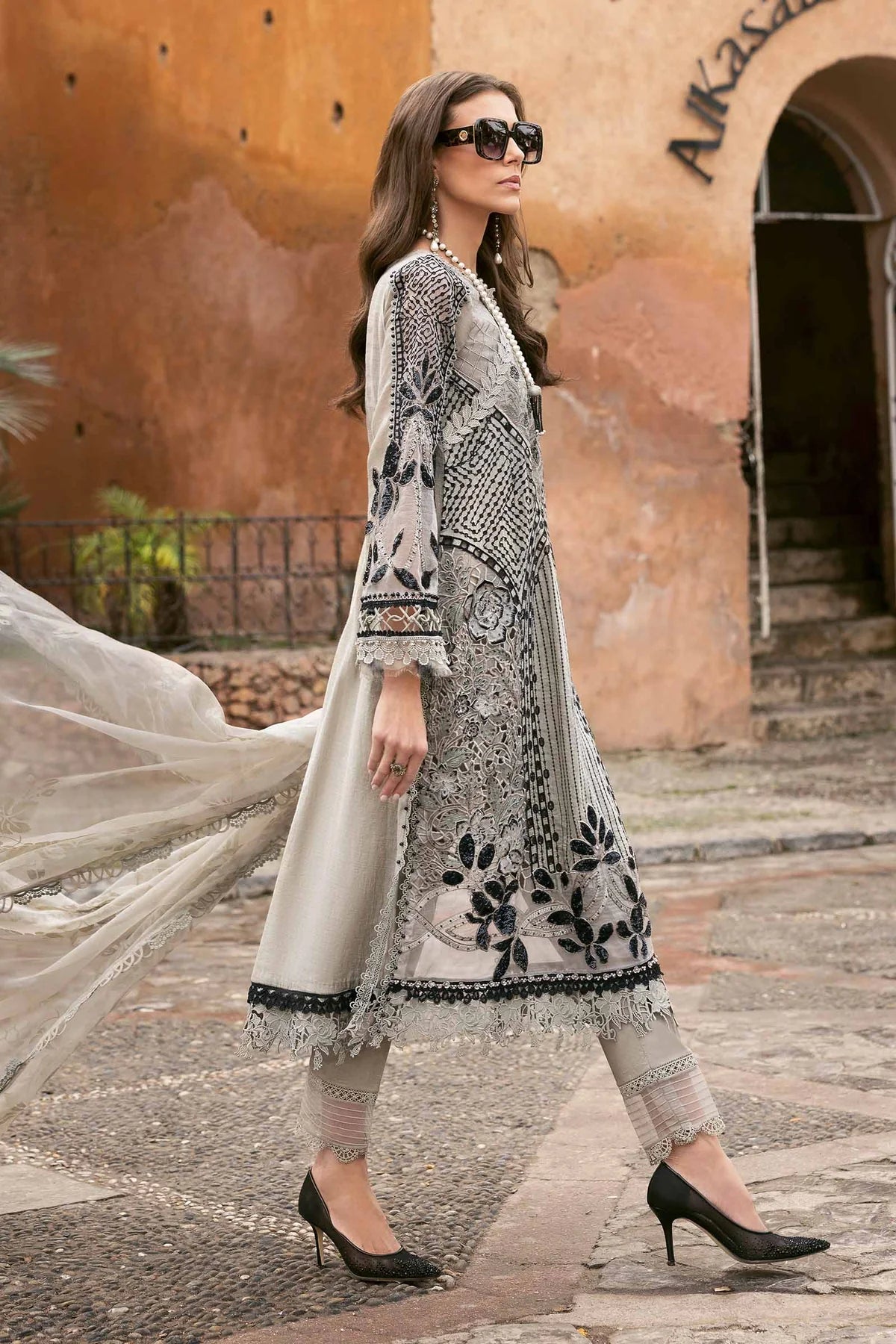 Maria B 3Pc Embroidered Paper Cotton Suit D-2510-B gulbuy.com