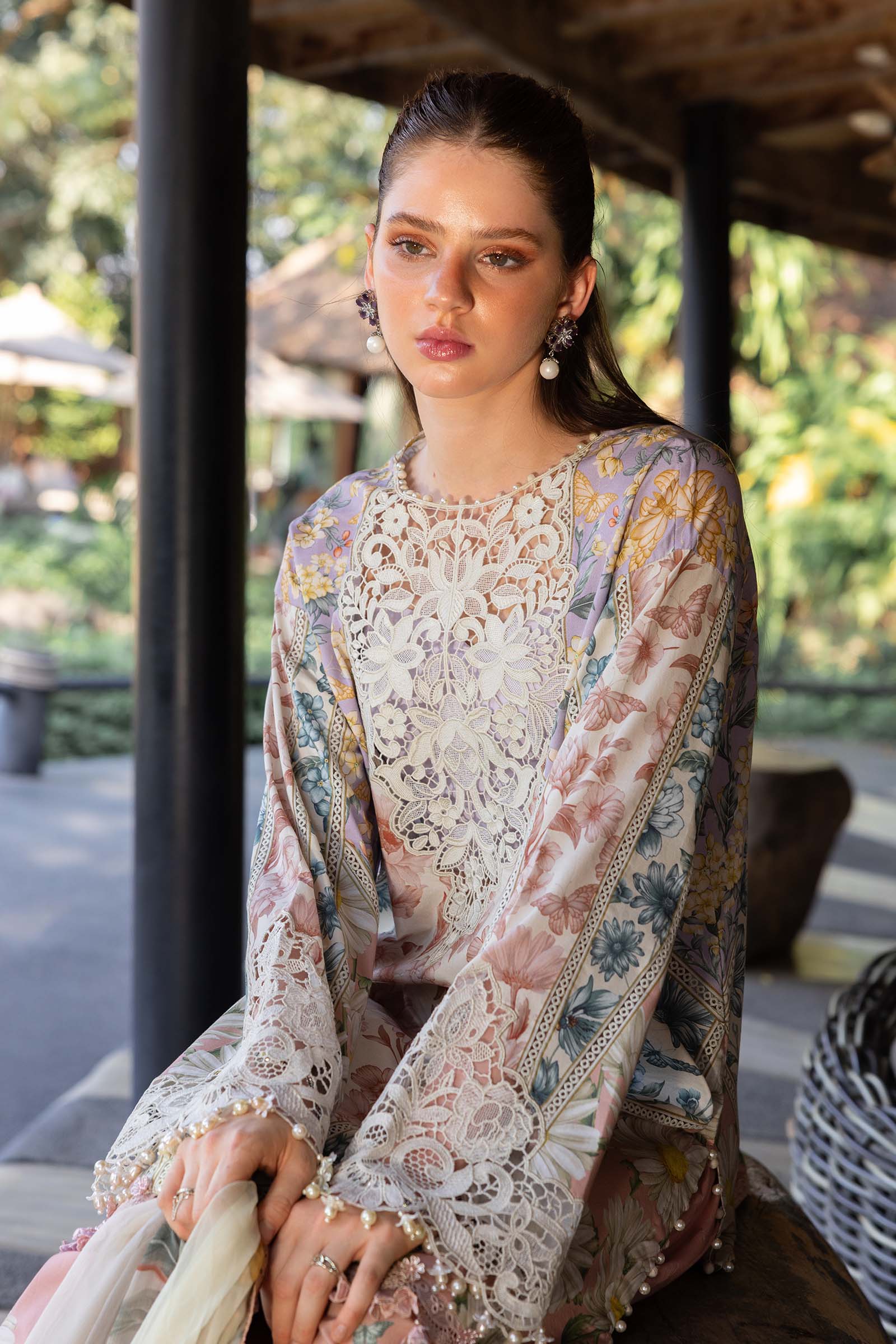 Maria B 3Pc Embroidered Lawn Suit MPT-2910-B