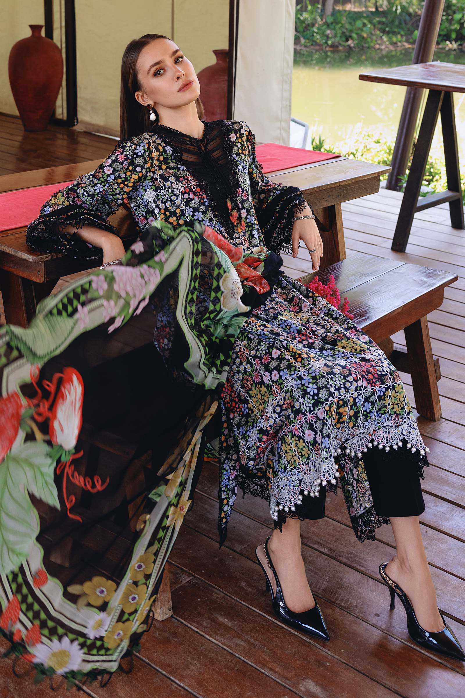 Maria B 3Pc Embroidered Lawn Suit MPT-2914-B