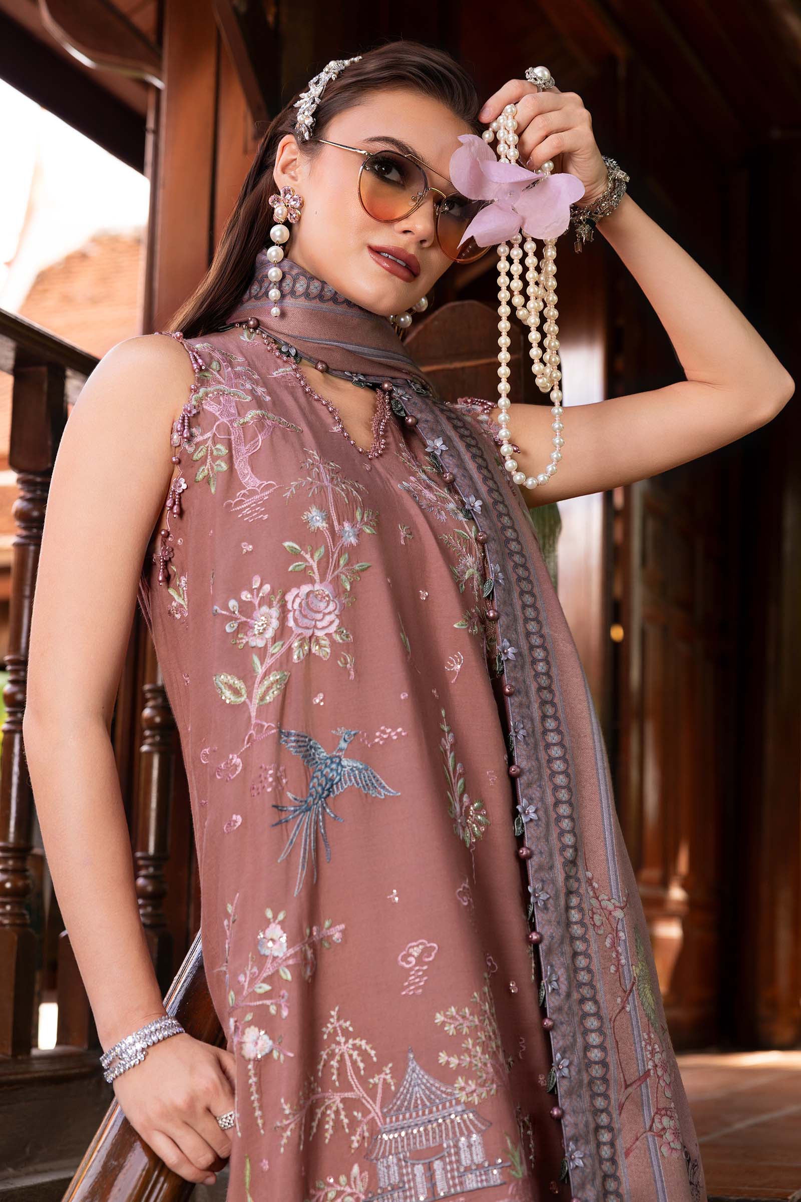 Maria B 3Pc Embroidered Lawn Suit MPT-2801-A