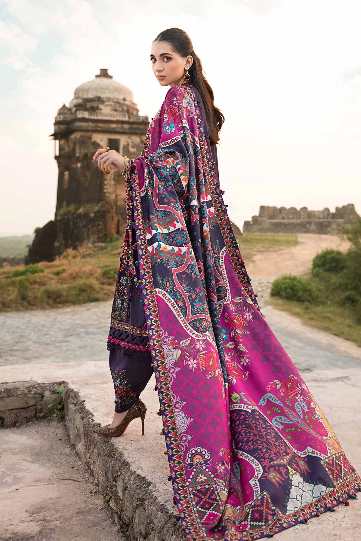 Maria B 3Pc Embroidered Linen Suit MPT-2402-A gulbuy.com