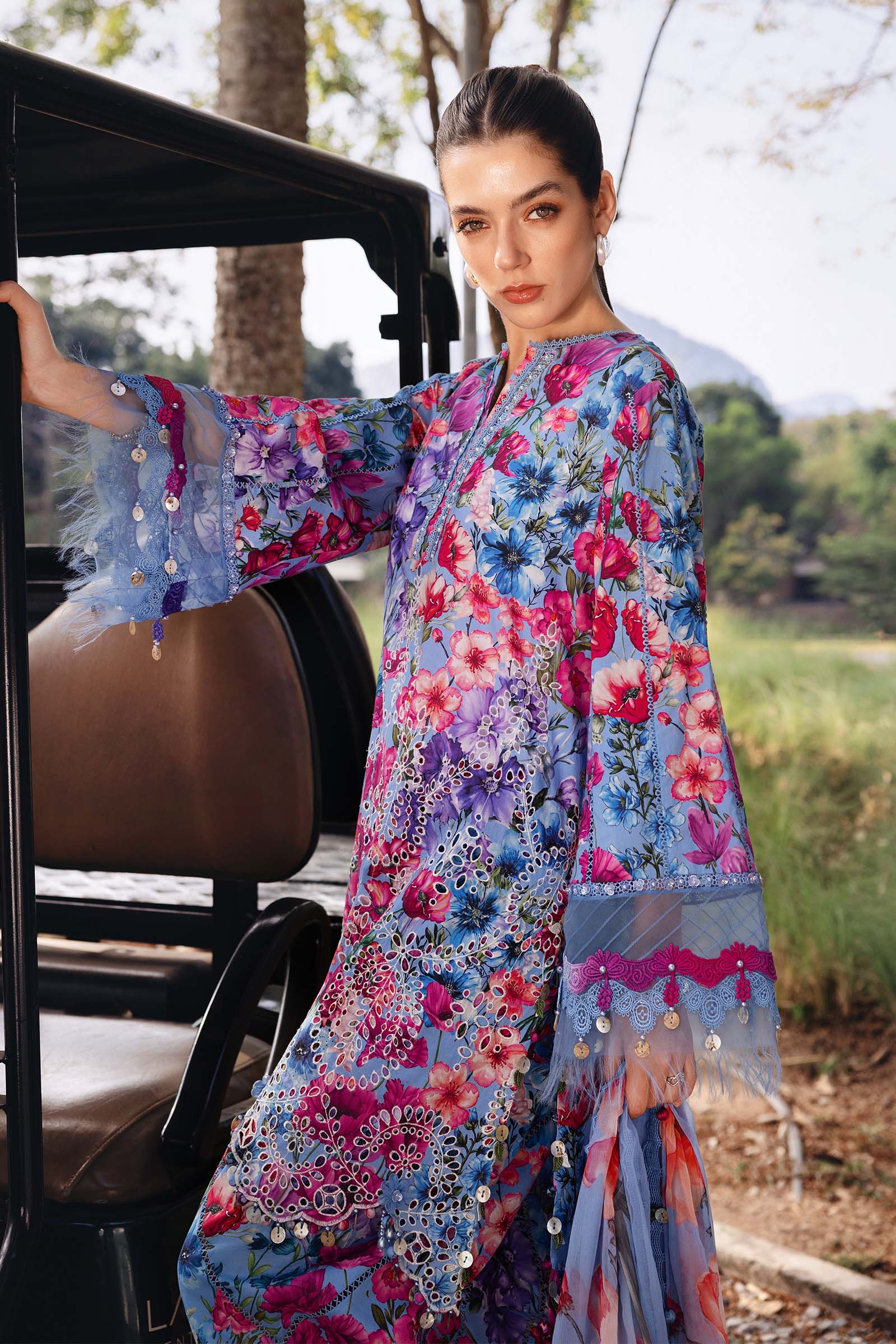 Maria B 3Pc Embroidered Lawn Suit MPT-2902-B