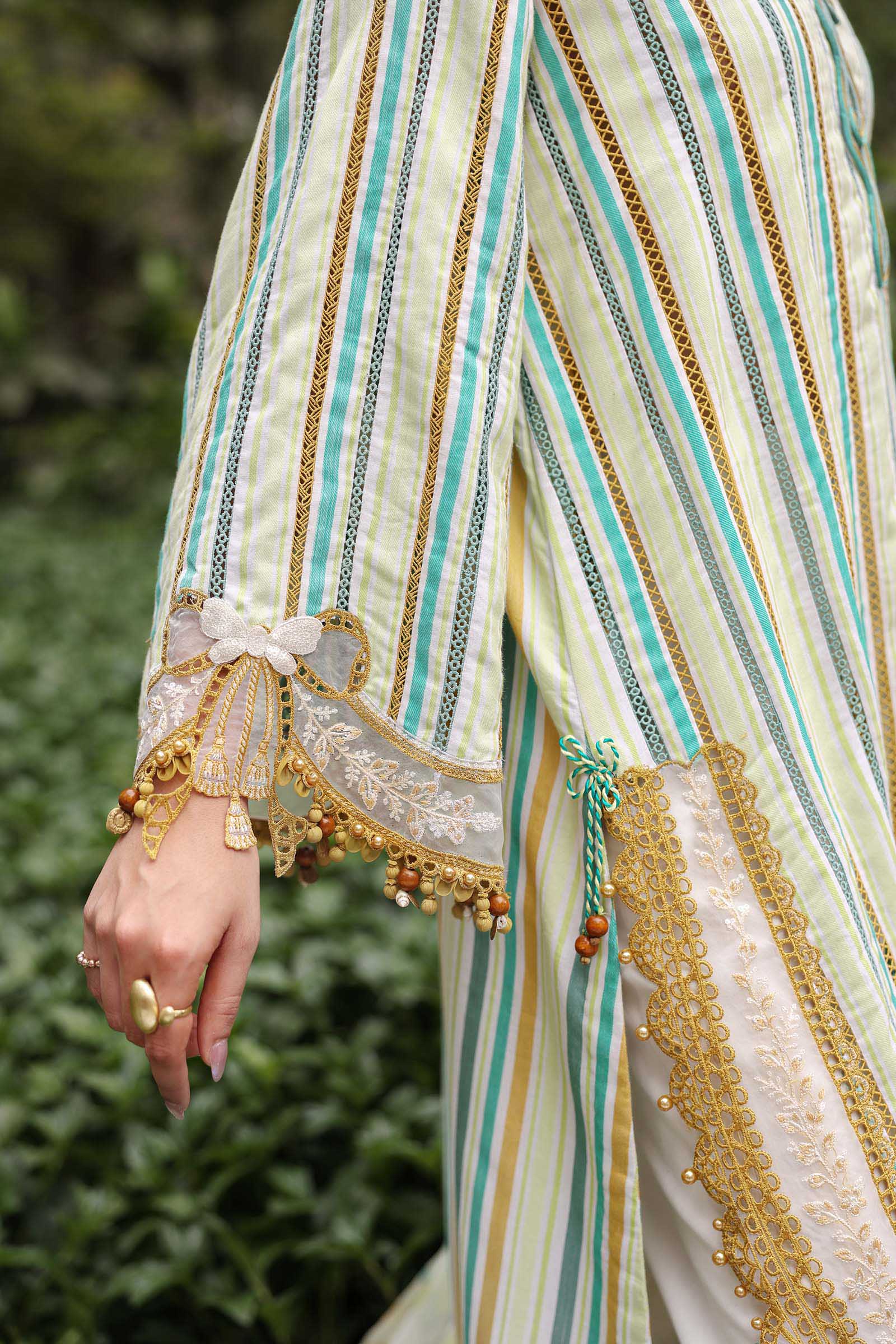 Maria B 3Pc Embroidered Jacquard Suit MPT-3002-B