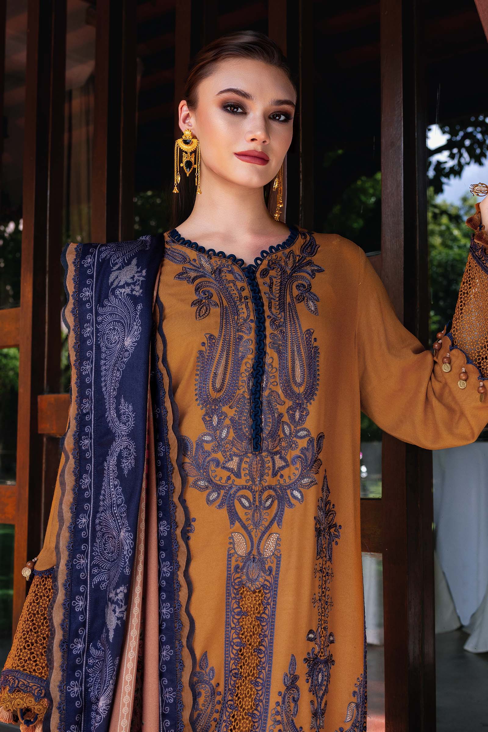 Maria B 3Pc Embroidered Linen Suit MPT-2803-A