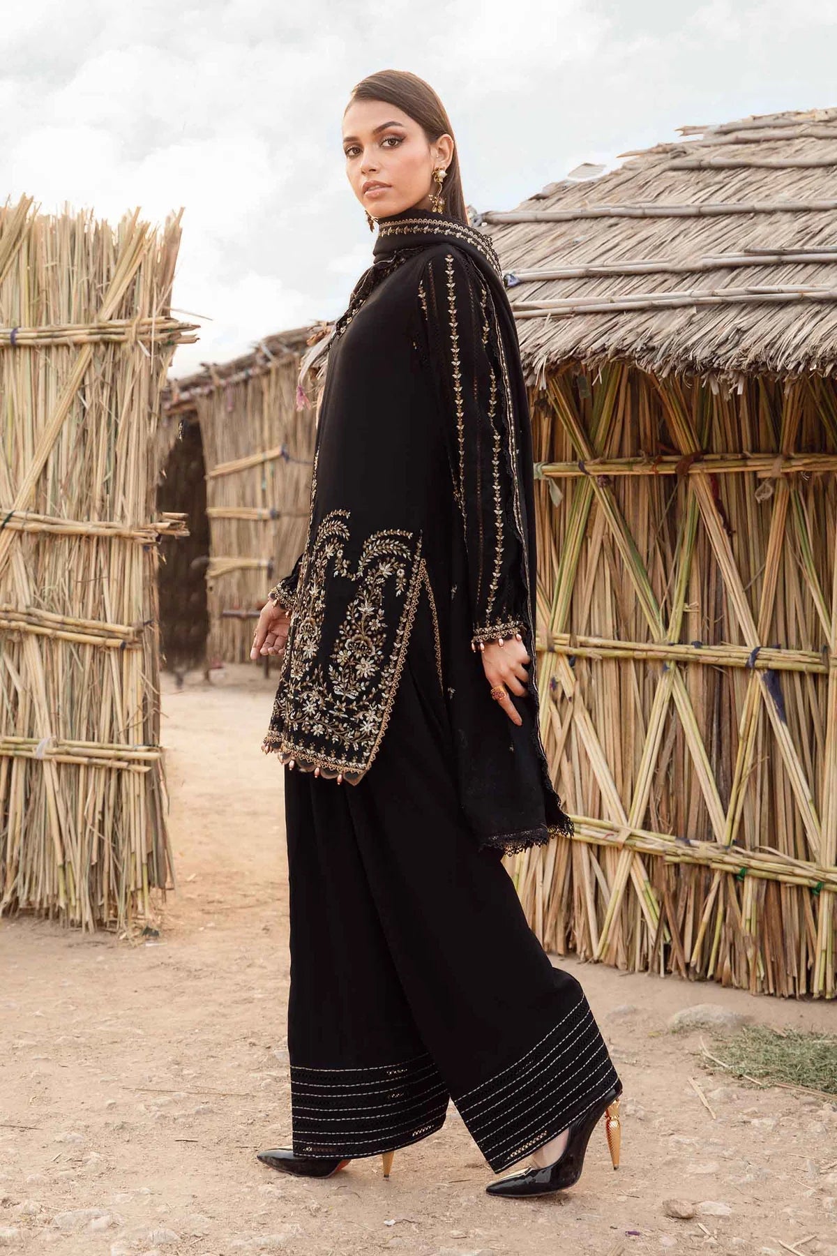 Maria B 3Pc Embroidered Linen Suit MPT-2403-B gulbuy.com