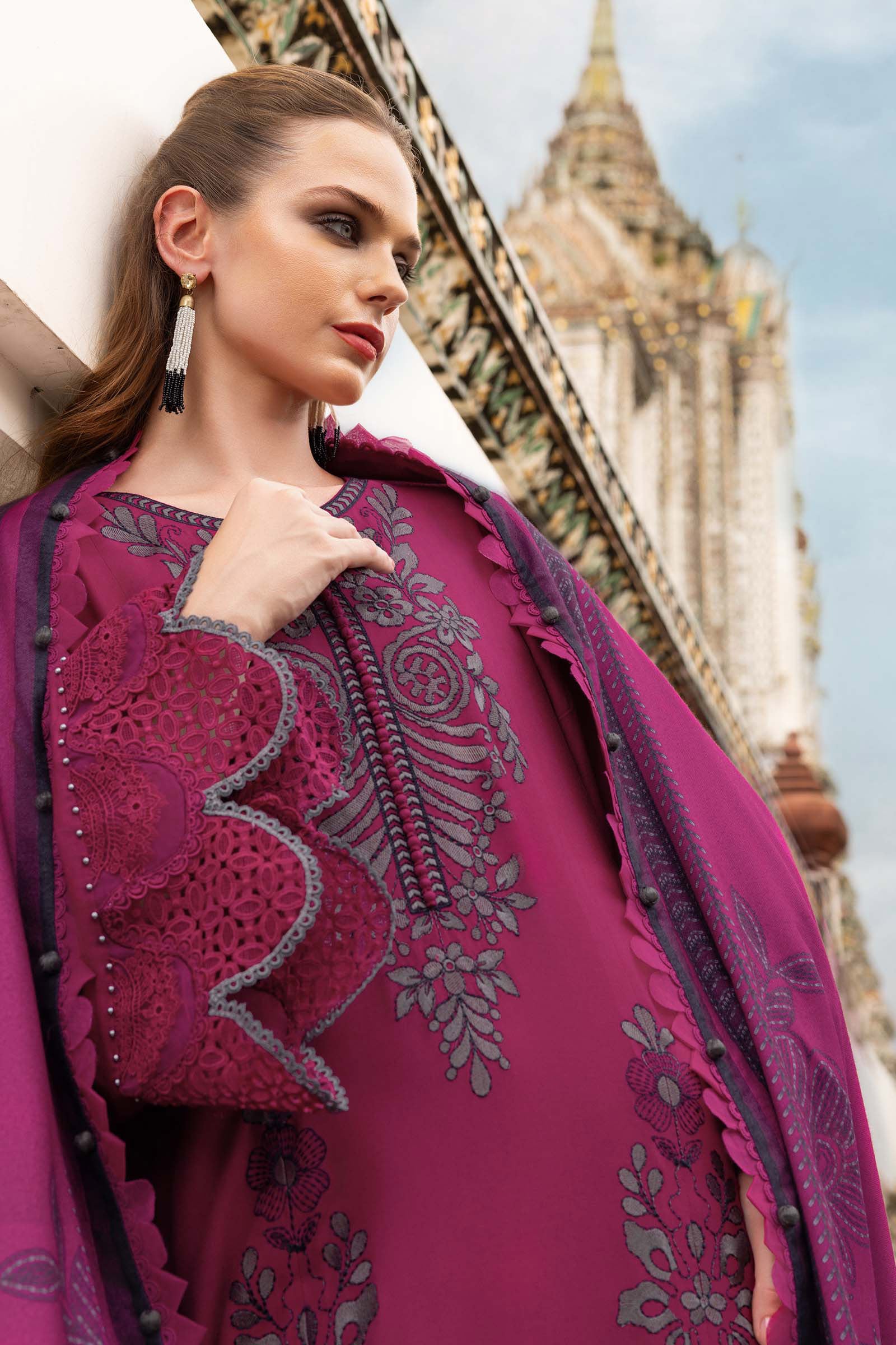 Maria B 3Pc Embroidered Linen Suit MPT-2804-B