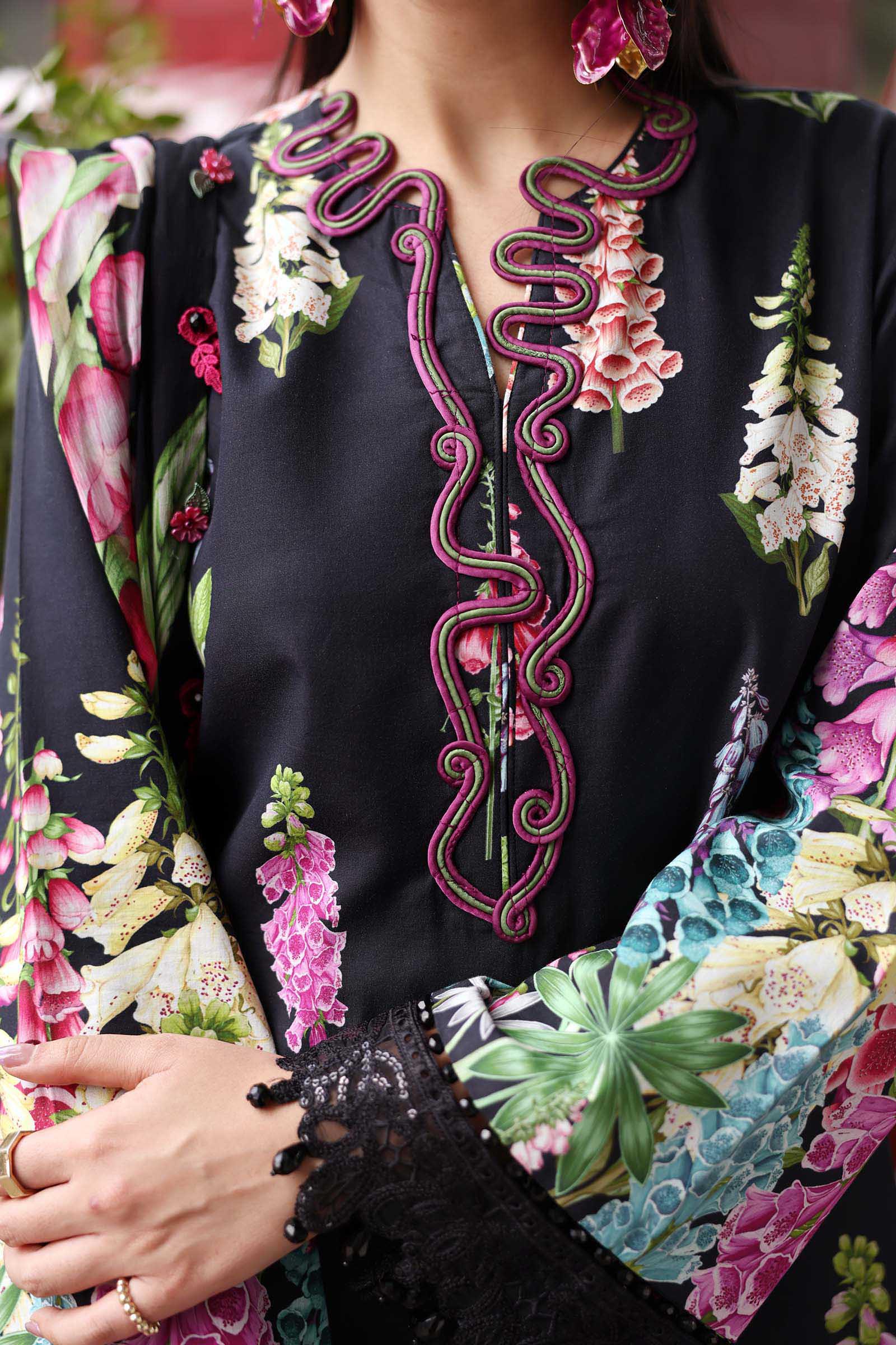 Maria B 3Pc Embroidered Lawn Suit MPT-3005-B