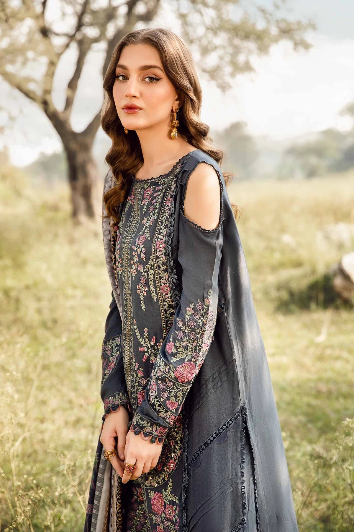 Maria B 3Pc Embroidered Linen Suit MPT-2406-A gulbuy.com
