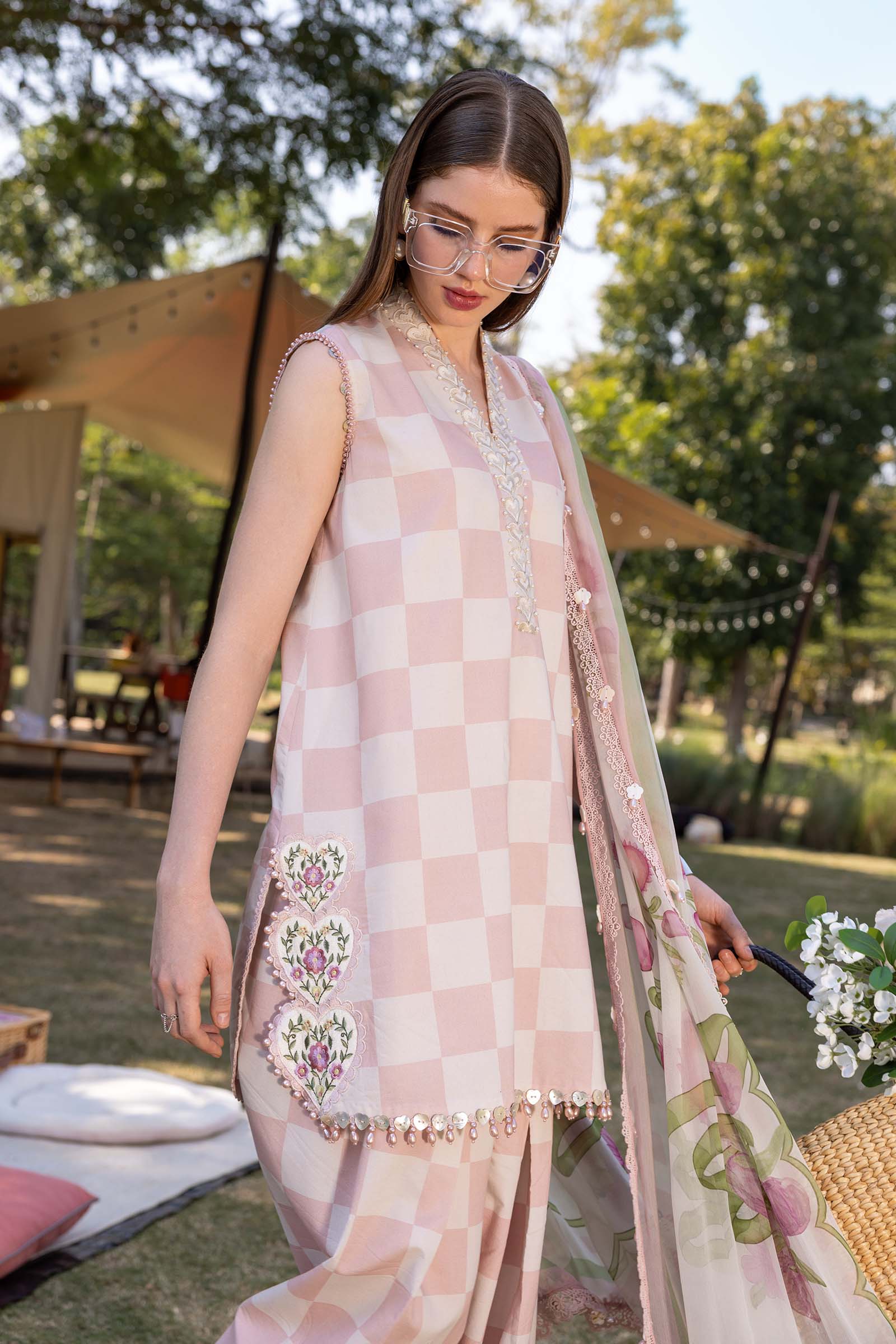 Maria B 3Pc Embroidered Lawn Suit MPT-2906-A