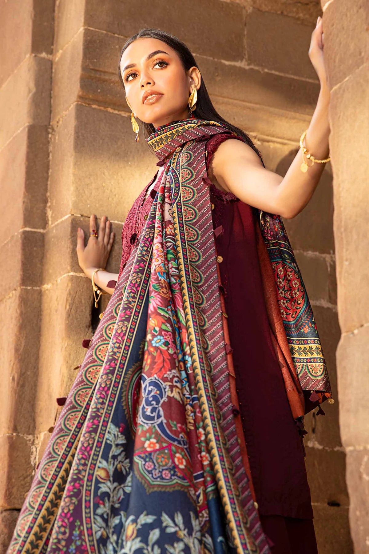 Maria B 3Pc Embroidered Linen Suit MPT-2407-B gulbuy.com