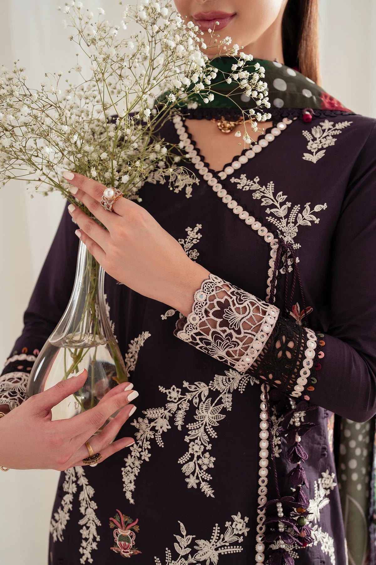 Jazmin 3Pc Embroidered Lawn Suit USE-9326