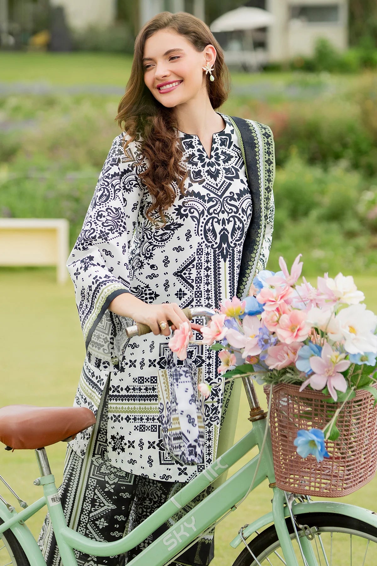 Jazmin 3Pc Printed Lawn Suit USE-9237 gulbuy.com
