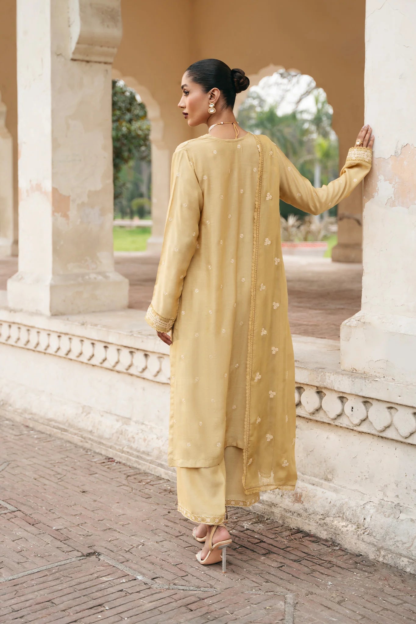 Mannat 3Pc Embroidered Raw Silk Suit Tuscany gulbuy.com
