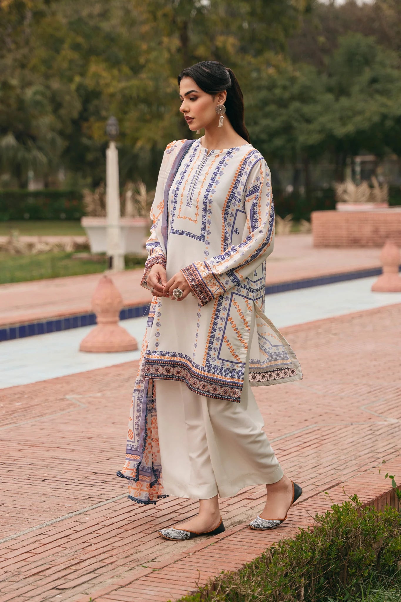 Mannat 3Pc Printed Lawn Suit Oat gulbuy.com