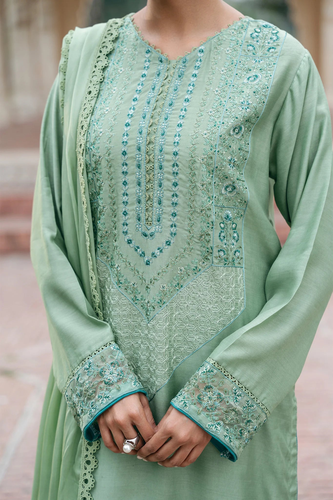 Mannat 3Pc Embroidered Raw Silk Suit Sovana gulbuy.com